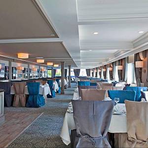 Ресторан на теплоходе «Сергей Дягилев»