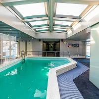 Бар с бассейном на теплоходе «Антон Чехов»